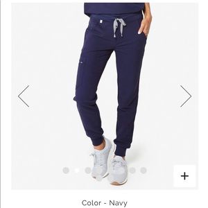 Jogger scrub pants. Navy color